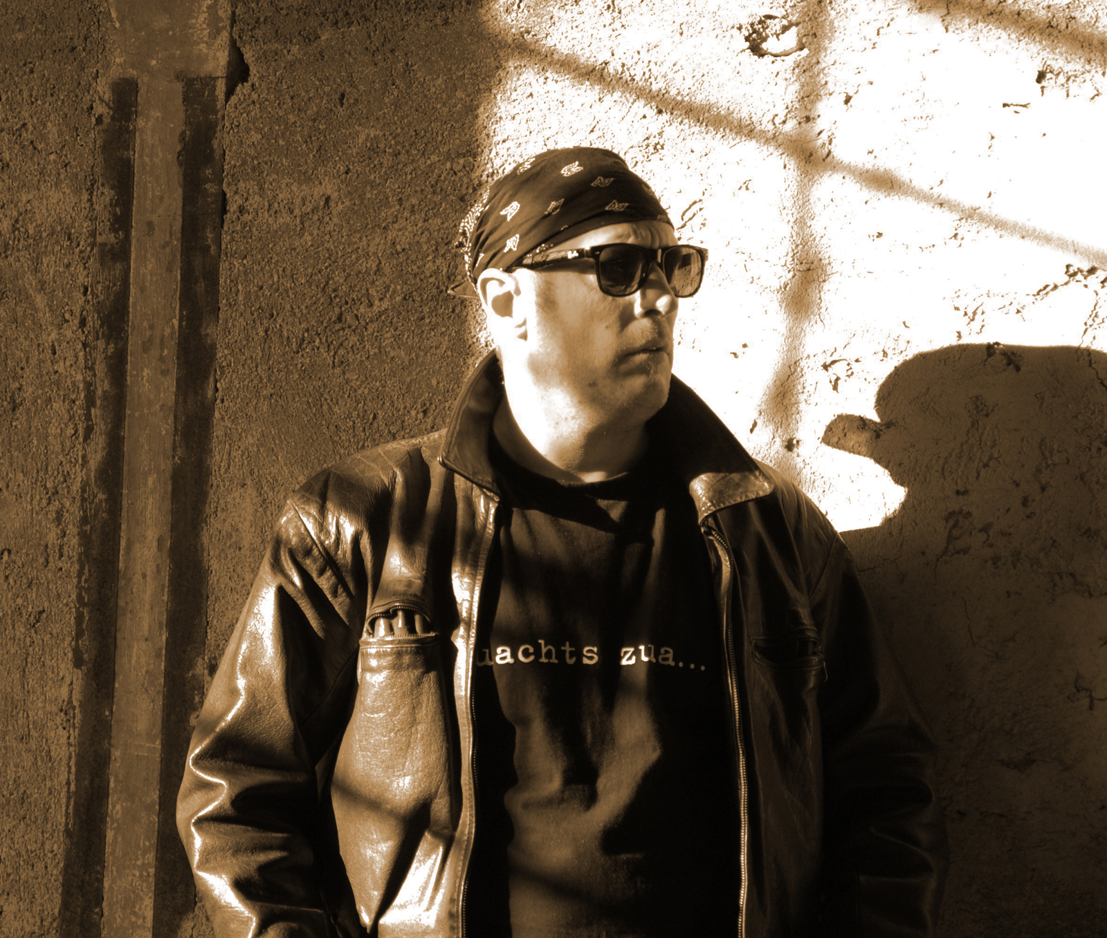 hp_adamec_mauer_sepia